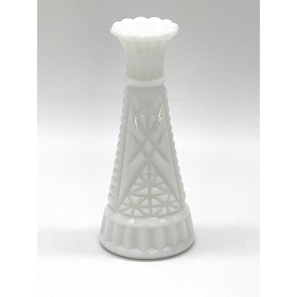 Vintage Anchor Hocking Stars & Bars White Milk Glass 5" tall Bud Flower Vase - Picture 3 of 3